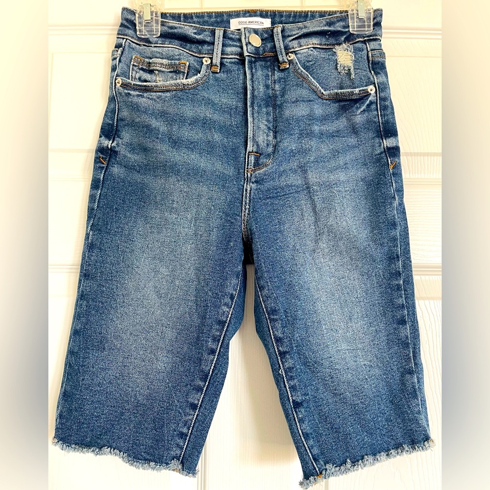 Good American Bemuda Raw Hem Cutoff High Wasit Stretch Shorts 2/26